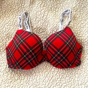 NWT Victoria’s Secret 2018 Holiday Bra